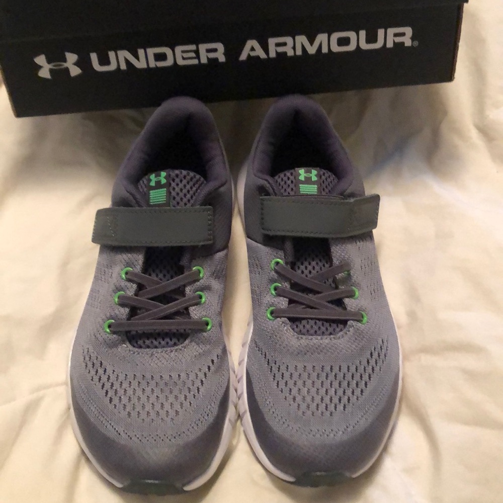 Boys sneakers